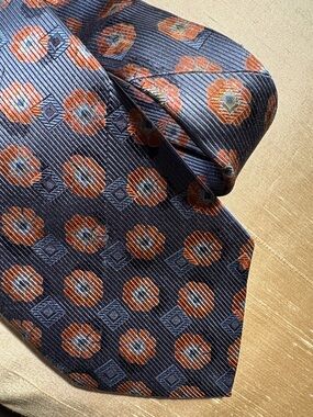 Ermenegildo Zegna Blue Tie with salmon pink Floral Motif, silk, Italy